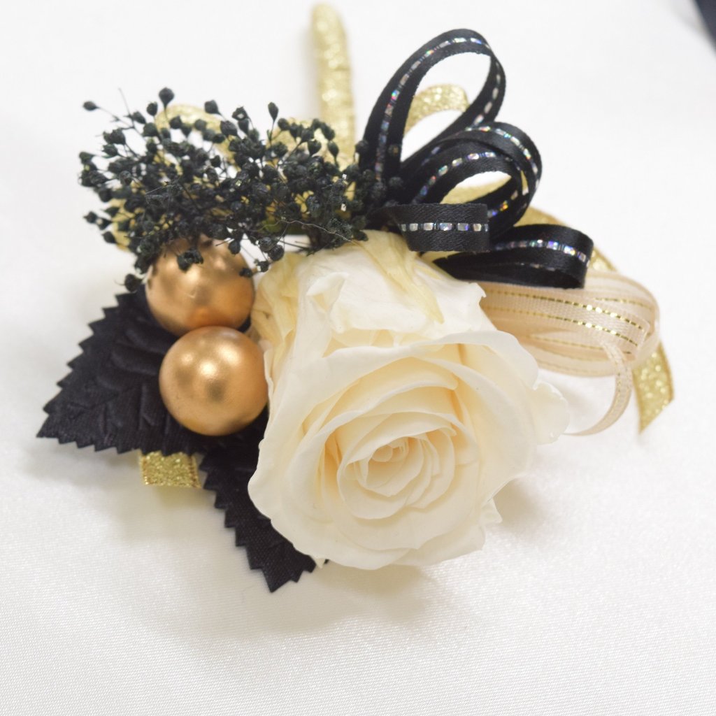 Boutonnieres (B19) - Ivory Gold & Black