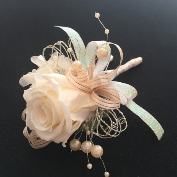 Boutonnieres (B01) - Ivory & White
